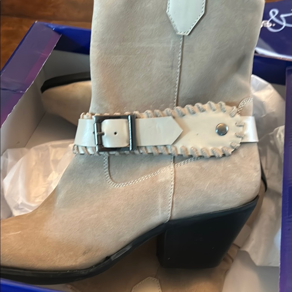 Tan Western-Style Boots with Black Heel